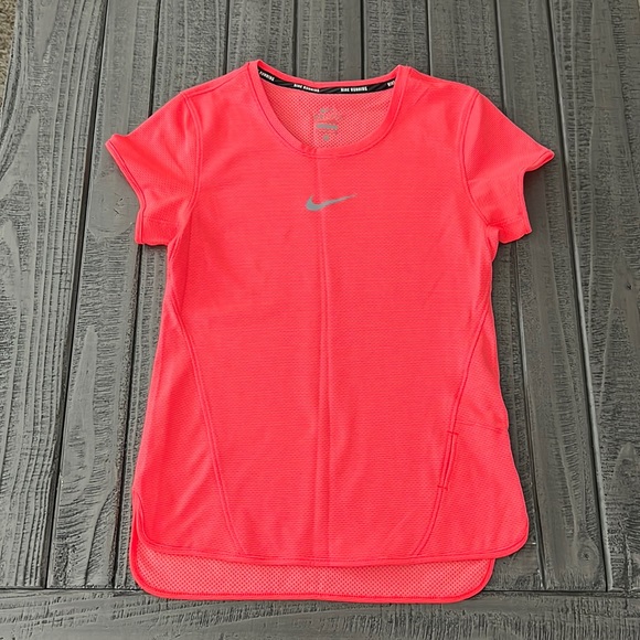 Nike reflective dri fit running shirt - Picture 1 of 7